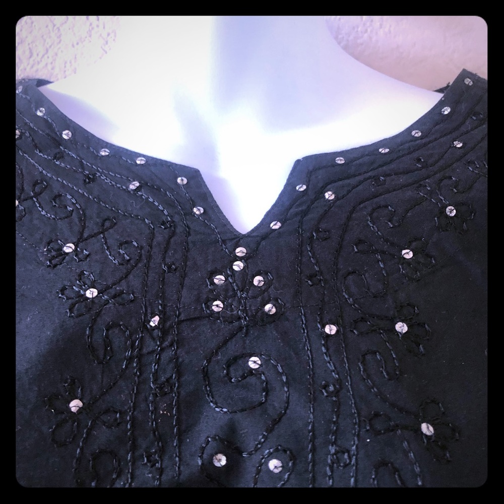 Baba Clothing - Embroidered Shirt Vneck